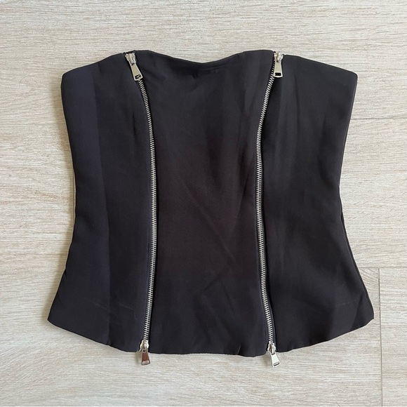 Black strapless zipper top. Size XS. NWOT. Perfect condition. - Picture 3 of 7
